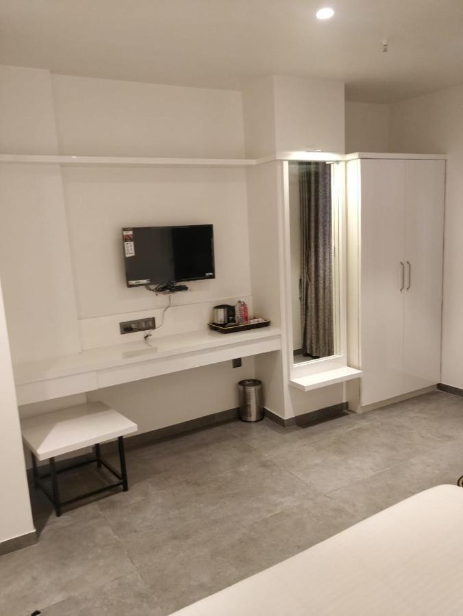 Hotel My Home Residency ナーシク エクステリア 写真