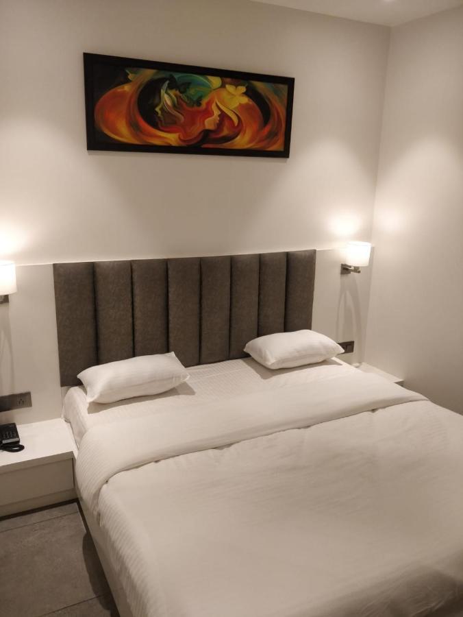 Hotel My Home Residency ナーシク エクステリア 写真
