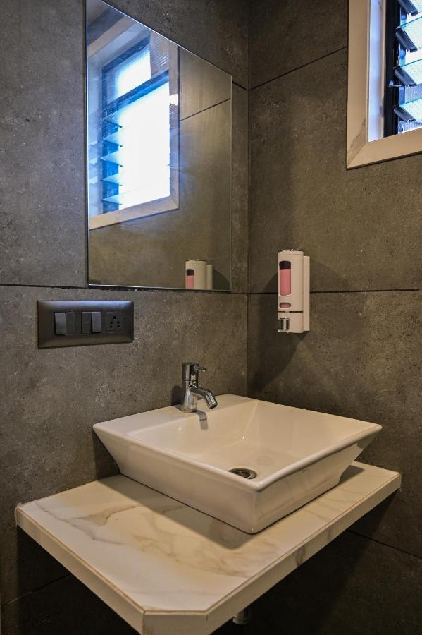 Hotel My Home Residency ナーシク エクステリア 写真