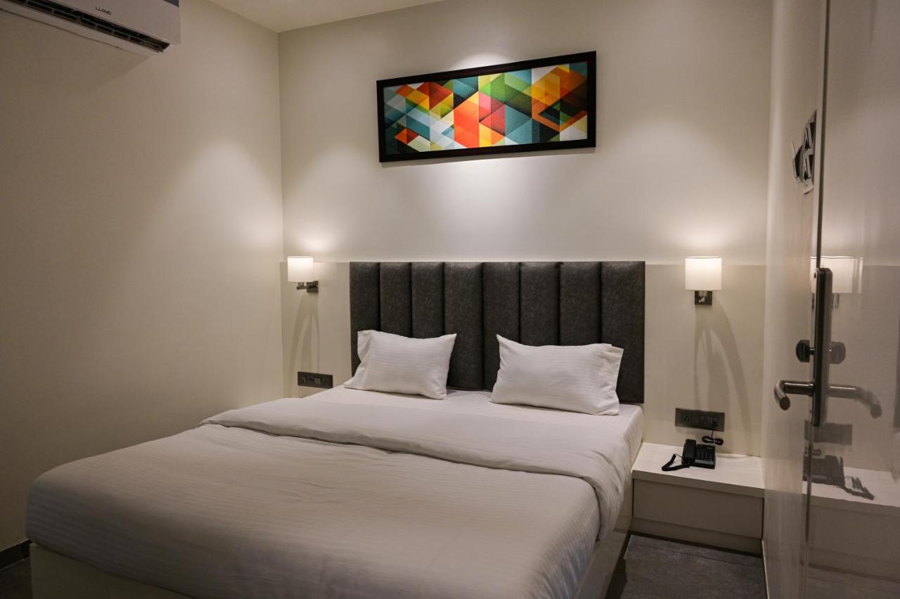 Hotel My Home Residency ナーシク エクステリア 写真